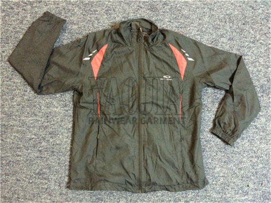Men′s Lighweight Waterproof Jacket / Windbreaker Jacket for Outdoor Sport
